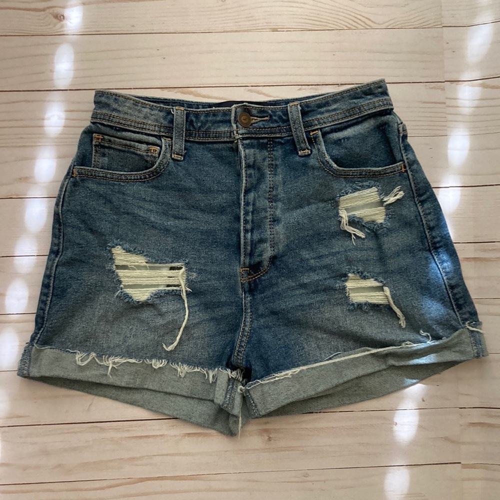 NWOT Hollister Curvy Ultra High Rise Mom Short 3 / 26